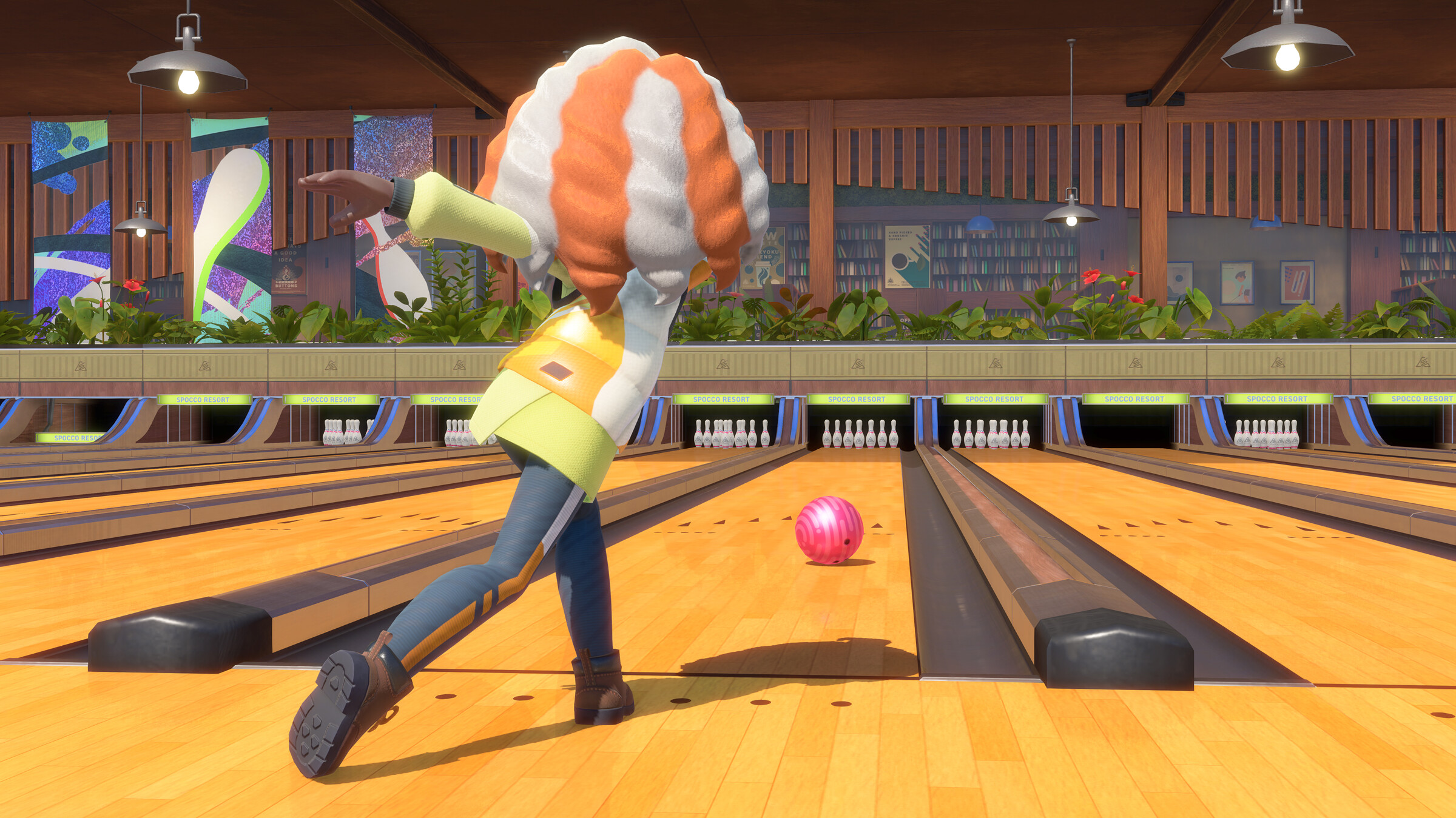 Capture de Nintendo Switch Sports Resort : un personnage lance une boule de bowling rose dans une salle du Spocco Resort