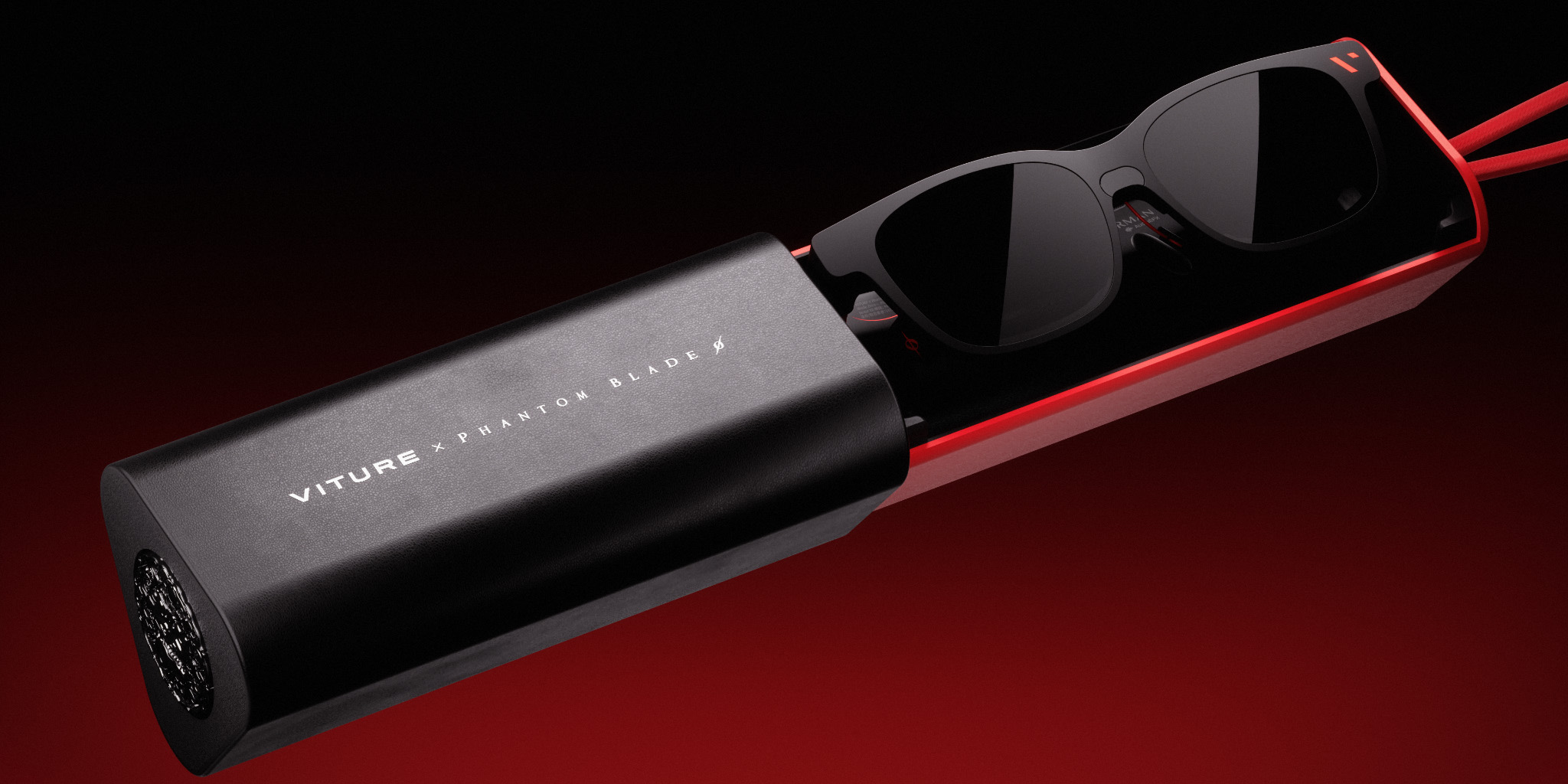 Étui noir et rouge des lunettes Viture x Phantom Blade, à moitié ouvert sur les lunettes