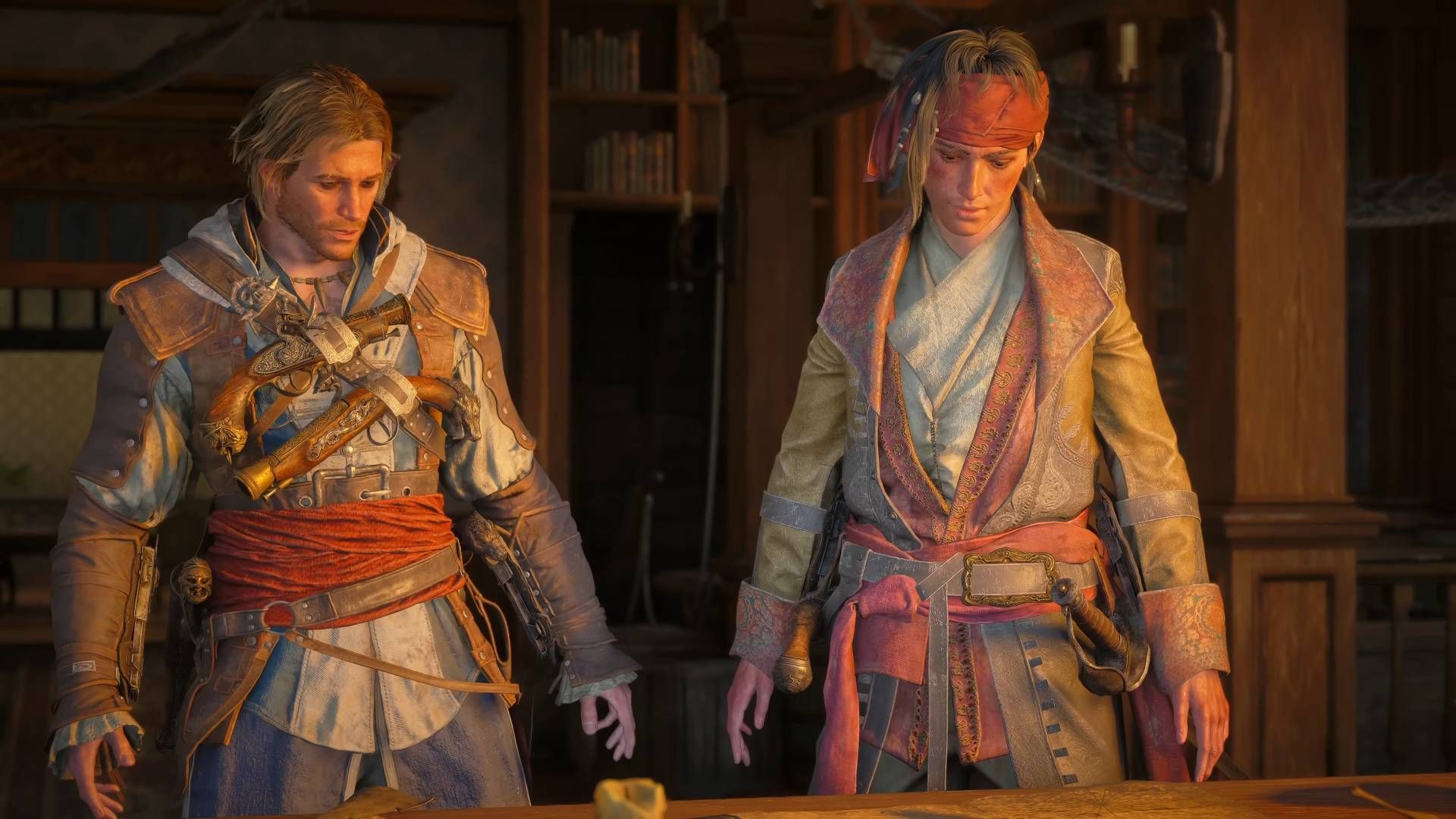Edward Kenway et James Kidd debout devant une table de cartes dans une capture de la bande-annonce d'Assassin's Creed Black Flag Resynced